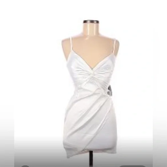 Lulus Chic Satin Strapless White Dress. Size XS - Picture 4 of 4